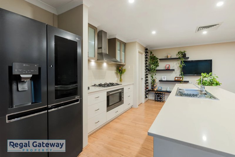 Photo - 20 Torrey Crescent, Aubin Grove WA 6164 - Image 6