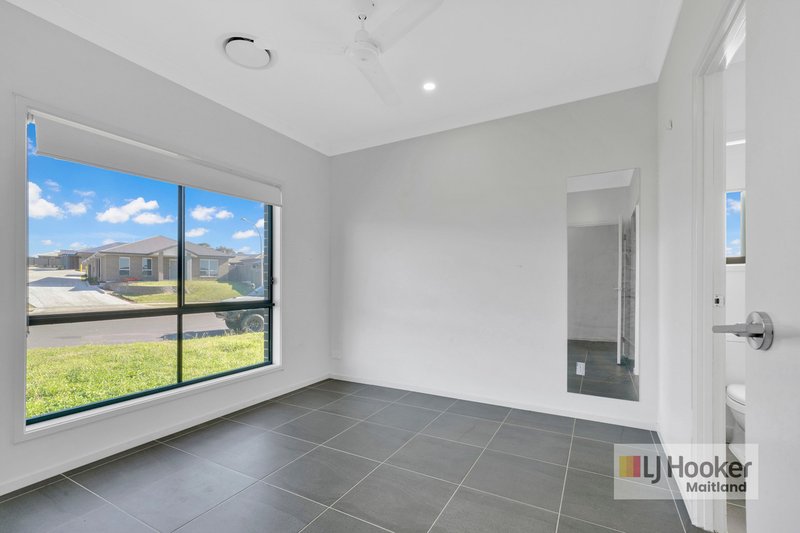 Photo - 20 Tourmaline Drive, Rutherford NSW 2320 - Image 4