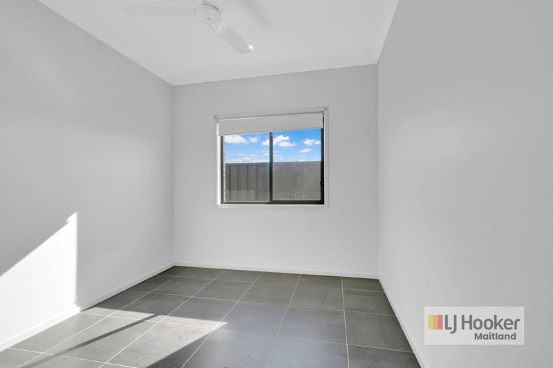 Photo - 20 Tourmaline Drive, Rutherford NSW 2320 - Image 5