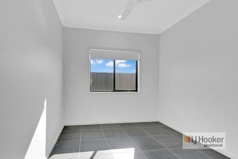 Photo - 20 Tourmaline Drive, Rutherford NSW 2320 - Image 6