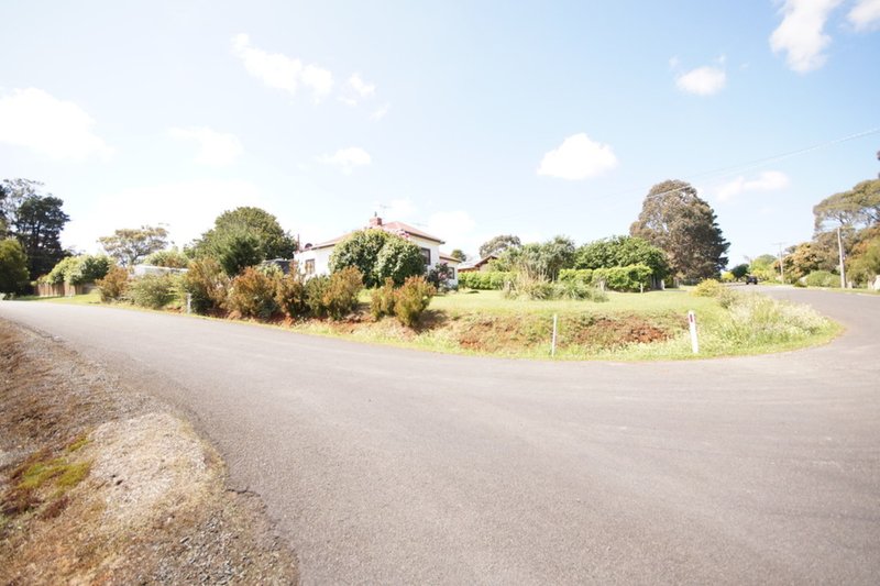 Photo - 20 Town Road, Gembrook VIC 3783 - Image 6