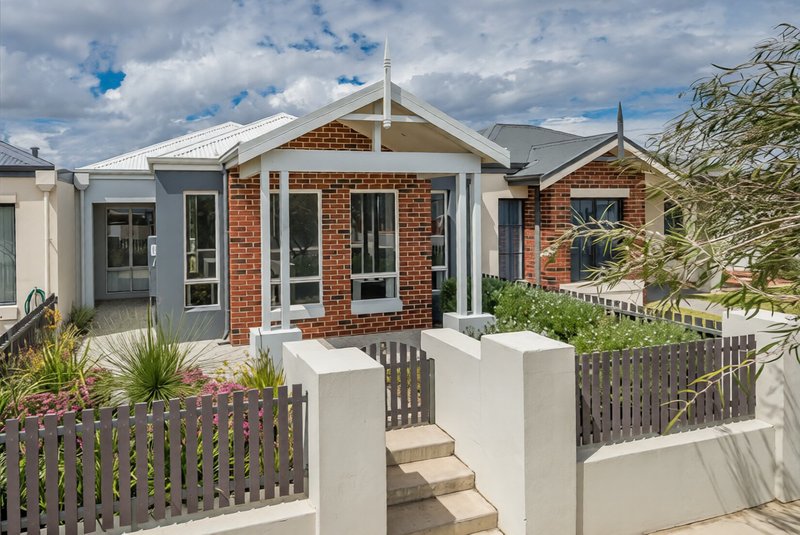 Photo - 20 Trethowan Promenade, Alkimos WA 6038 - Image 1