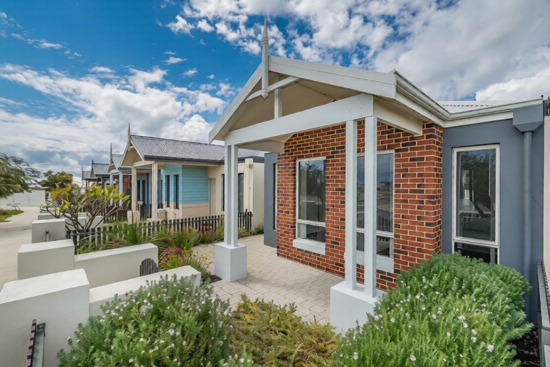 Photo - 20 Trethowan Promenade, Alkimos WA 6038 - Image 7