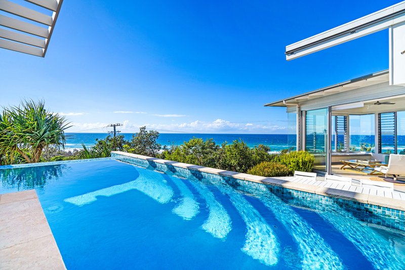 20 Tropicana Rise, Castaways Beach QLD 4567