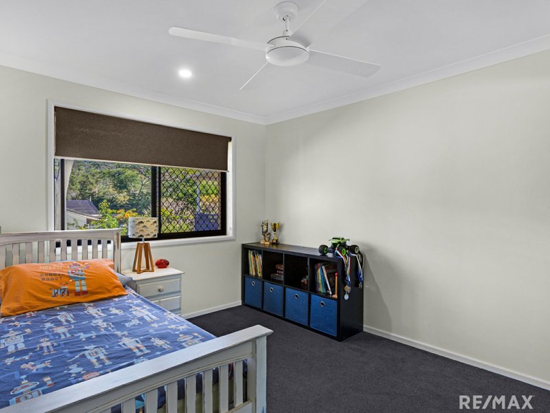 Photo - 20 Umpara Crescent, Mudgeeraba QLD 4213 - Image 9