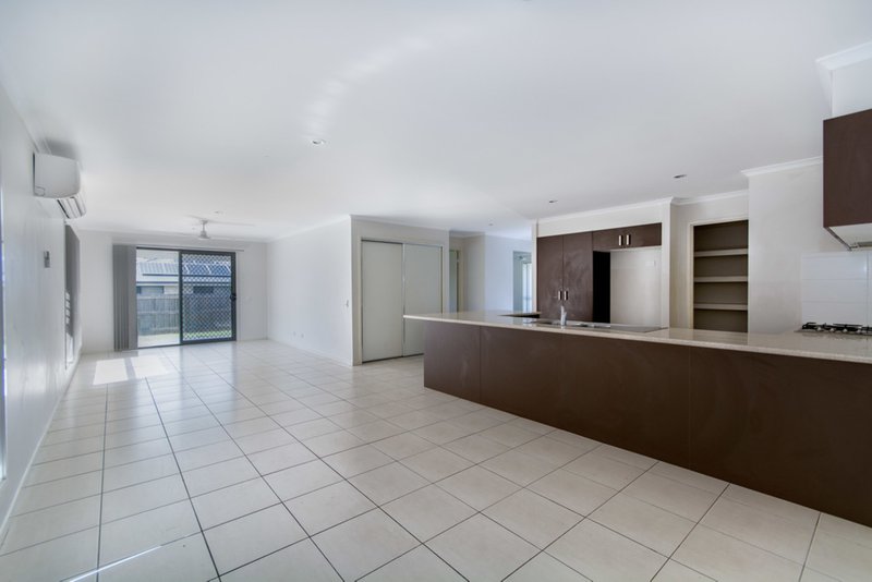 Photo - 20 Valuniu Place, Boronia Heights QLD 4124 - Image 2