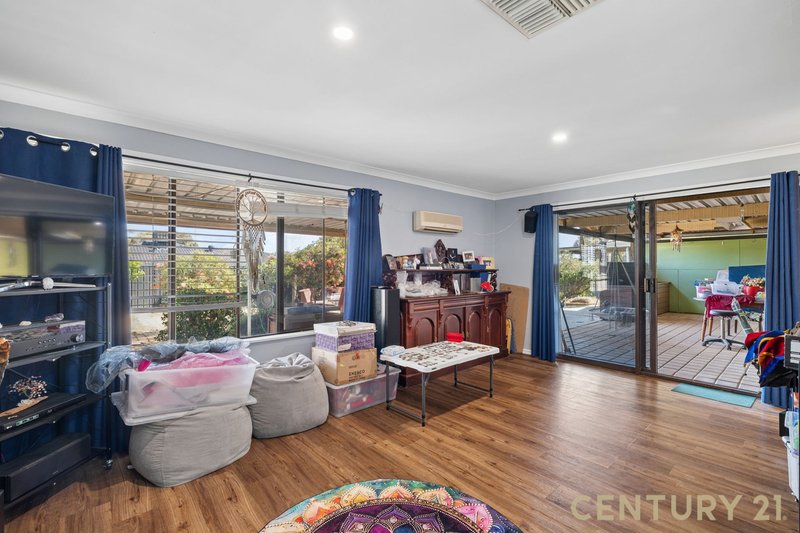 Photo - 20 Vanessa Way, Swan View WA 6056 - Image 9