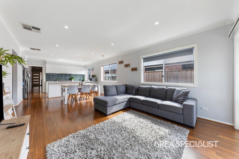 Photo - 20 Viewgrand Drive, Pakenham VIC 3810 - Image 3