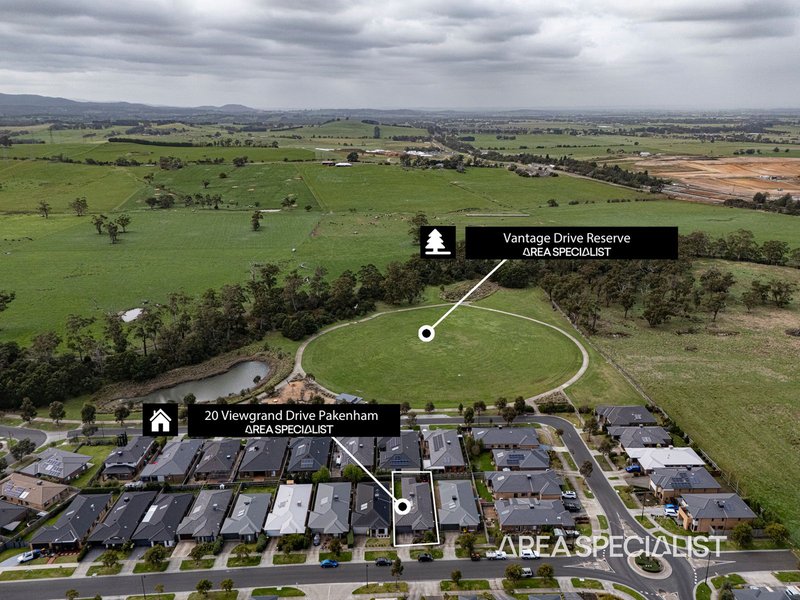 Photo - 20 Viewgrand Drive, Pakenham VIC 3810 - Image 11