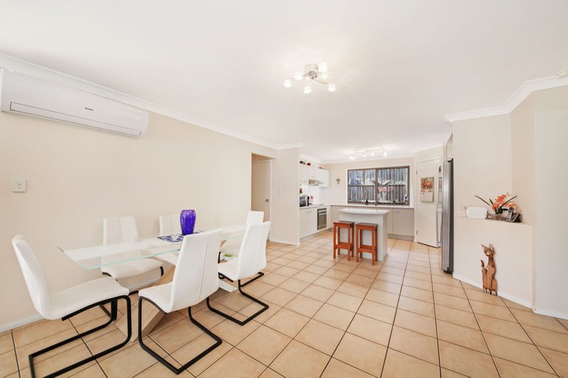 Photo - 20 Viewpoint Drive, Springfield Lakes QLD 4300 - Image 6