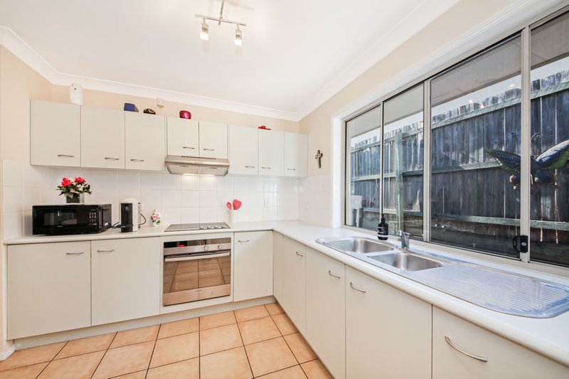 Photo - 20 Viewpoint Drive, Springfield Lakes QLD 4300 - Image 7