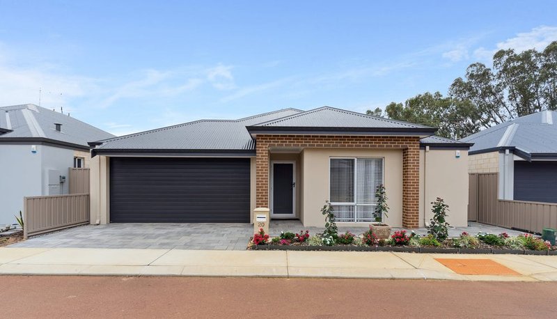 Photo - 20 Vigneta Place, Kelmscott WA 6111 - Image 1