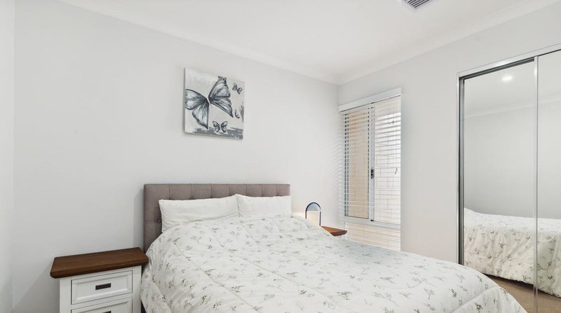 Photo - 20 Vigneta Place, Kelmscott WA 6111 - Image 11