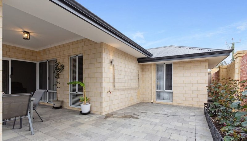 Photo - 20 Vigneta Place, Kelmscott WA 6111 - Image 16