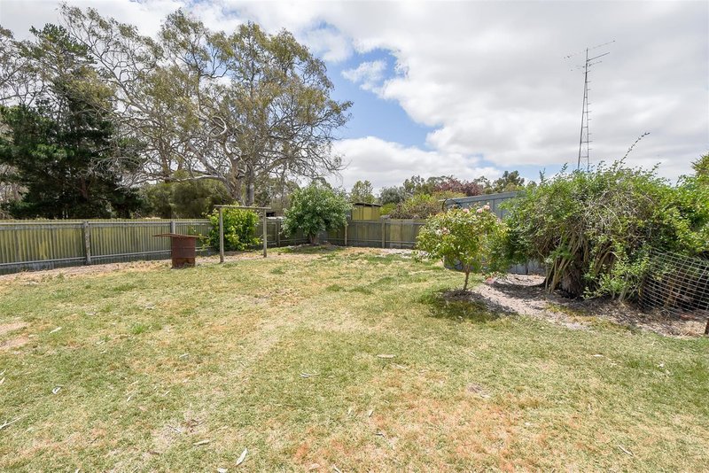 Photo - 20 Wannon Avenue, Edenhope VIC 3318 - Image 11