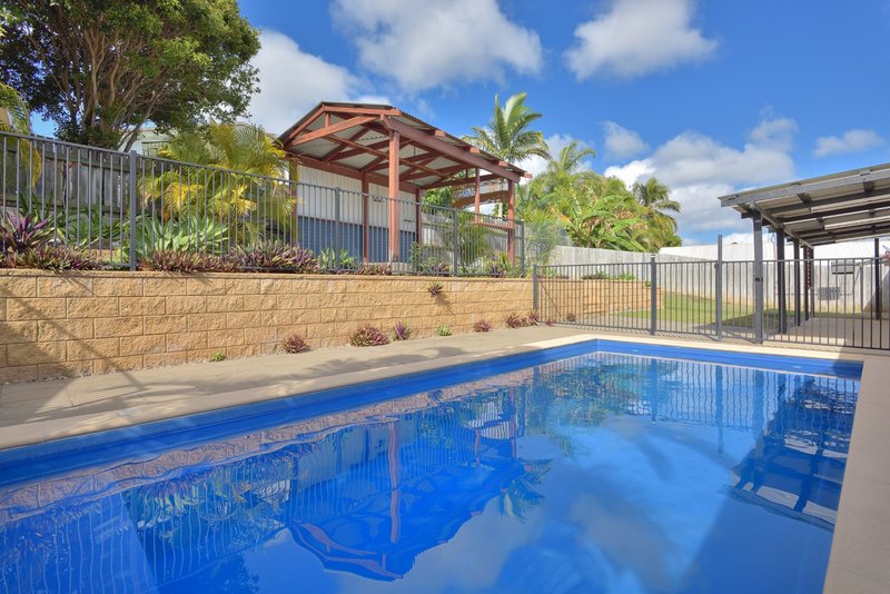 Photo - 20 Waratah Street, Kin Kora QLD 4680 - Image 2