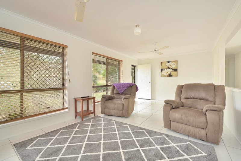 Photo - 20 Waratah Street, Kin Kora QLD 4680 - Image 11