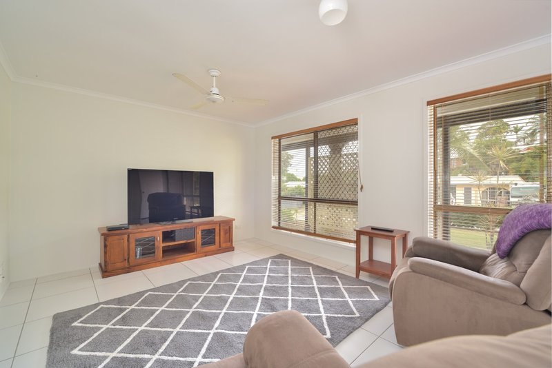 Photo - 20 Waratah Street, Kin Kora QLD 4680 - Image 12