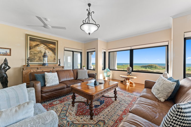 Photo - 20 Warnbro Beach Road, Safety Bay WA 6169 - Image 7