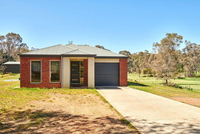 20 Warren Road, Heathcote VIC 3523