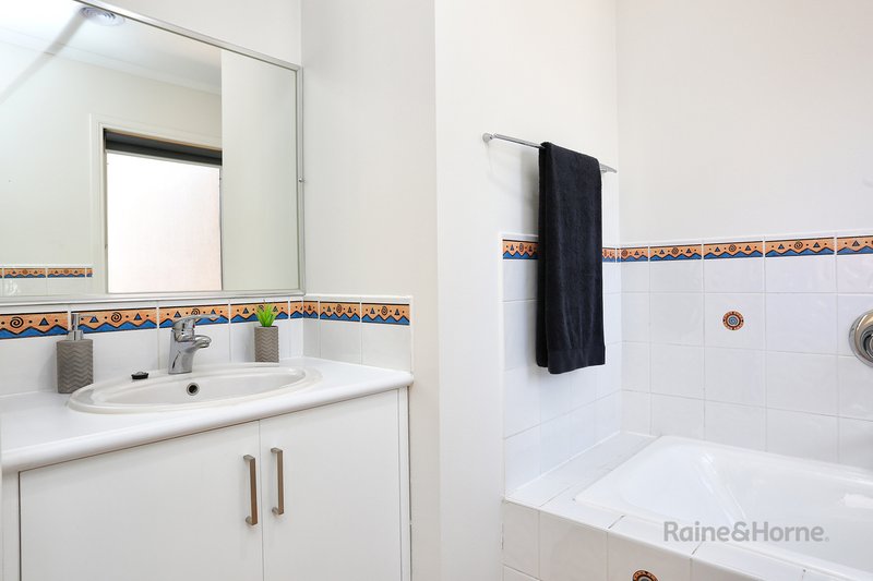 Photo - 20 Waterford Avenue, Maribyrnong VIC 3032 - Image 9