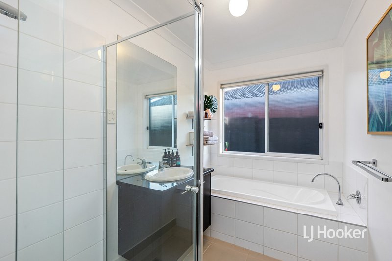 Photo - 20 Waterhaven Boulevard, Point Cook VIC 3030 - Image 13