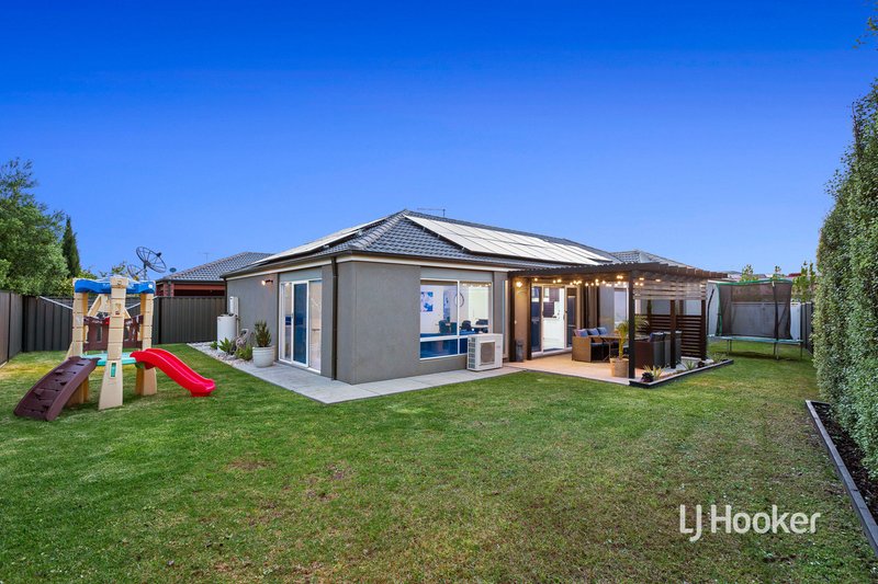 Photo - 20 Waterhaven Boulevard, Point Cook VIC 3030 - Image 15