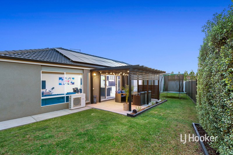 Photo - 20 Waterhaven Boulevard, Point Cook VIC 3030 - Image 16