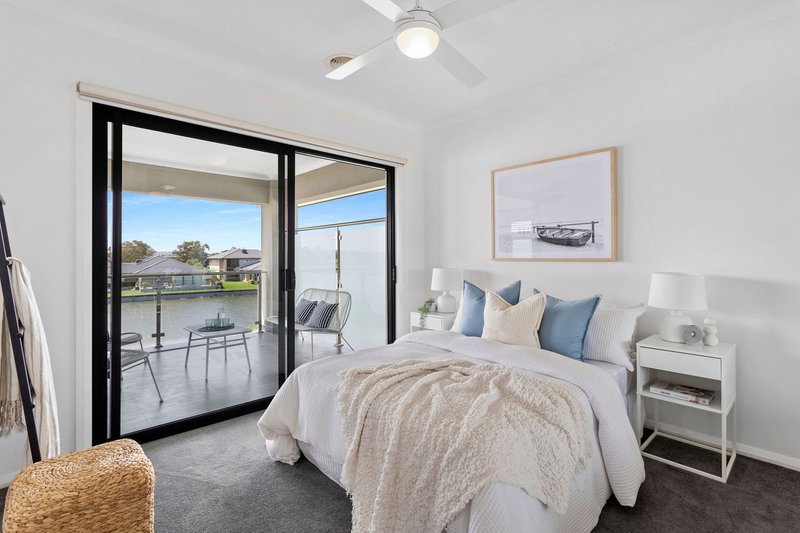 Photo - 20 Waterside Circuit, Sandhurst VIC 3977 - Image 16