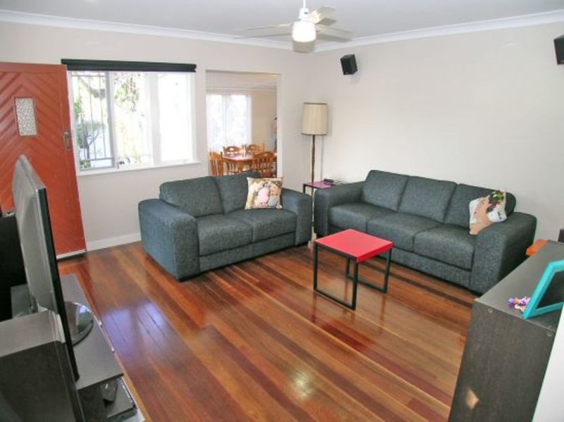 Photo - 20 Watford Street, Upper Mount Gravatt QLD 4122 - Image 3