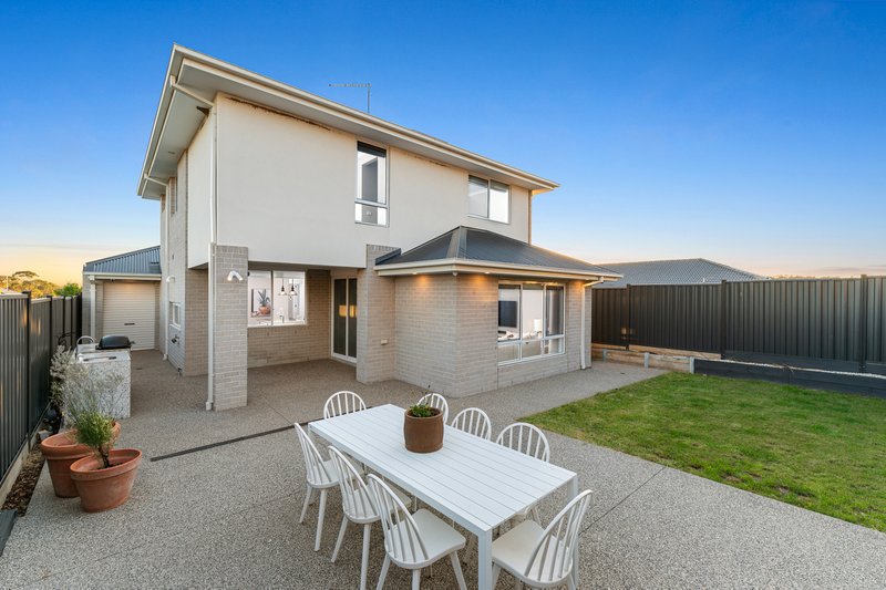 Photo - 20 Weatherglass Way, South Morang VIC 3752 - Image 18