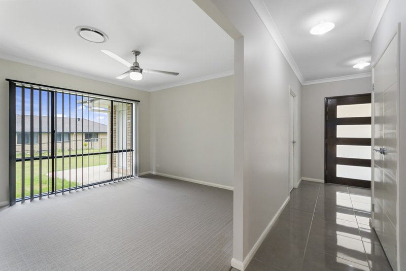 Photo - 20 Westwood Crescent, Hatton Vale QLD 4341 - Image 6