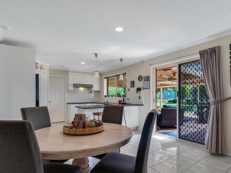 Photo - 20 White Avenue, Romsey VIC 3434 - Image 5