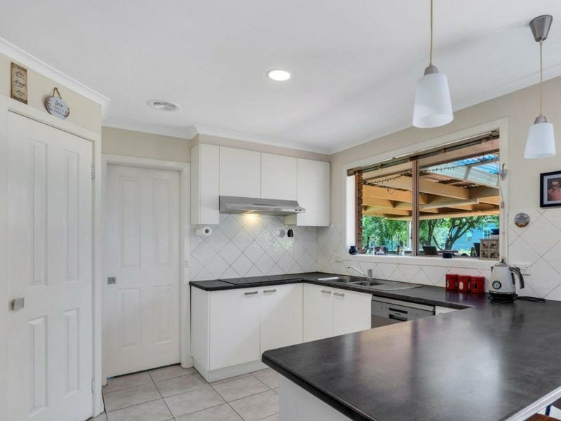 Photo - 20 White Avenue, Romsey VIC 3434 - Image 6