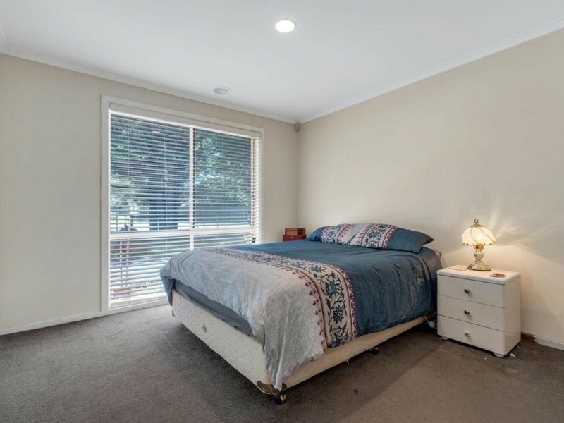 Photo - 20 White Avenue, Romsey VIC 3434 - Image 7