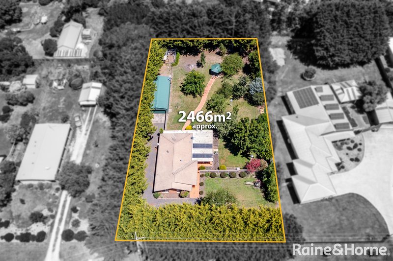 Photo - 20 White Avenue, Romsey VIC 3434 - Image 3