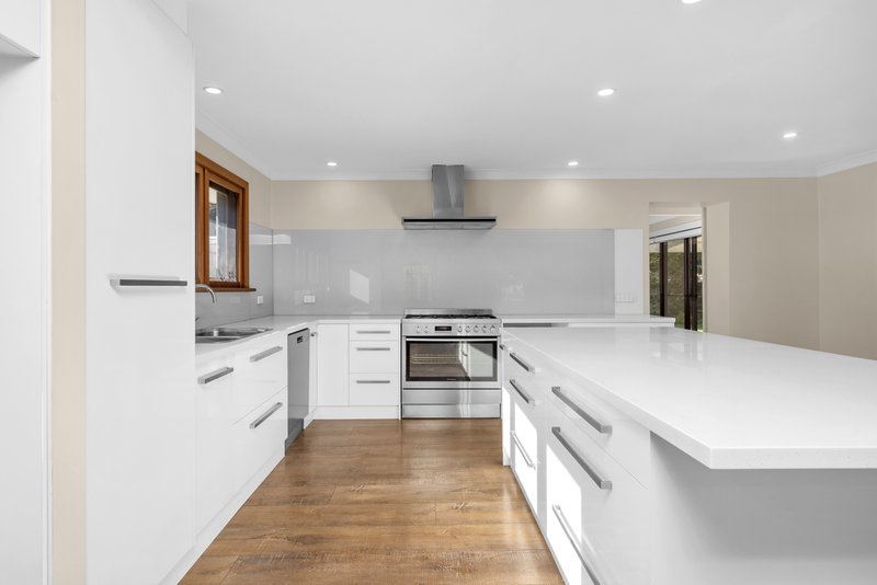 Photo - 20 White Cedar Drive, Castle Hill NSW 2154 - Image 2