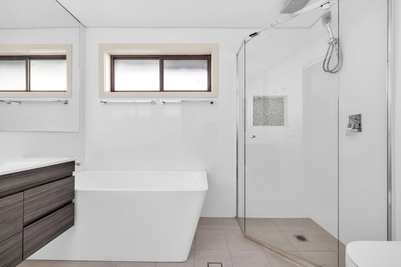 Photo - 20 White Cedar Drive, Castle Hill NSW 2154 - Image 4