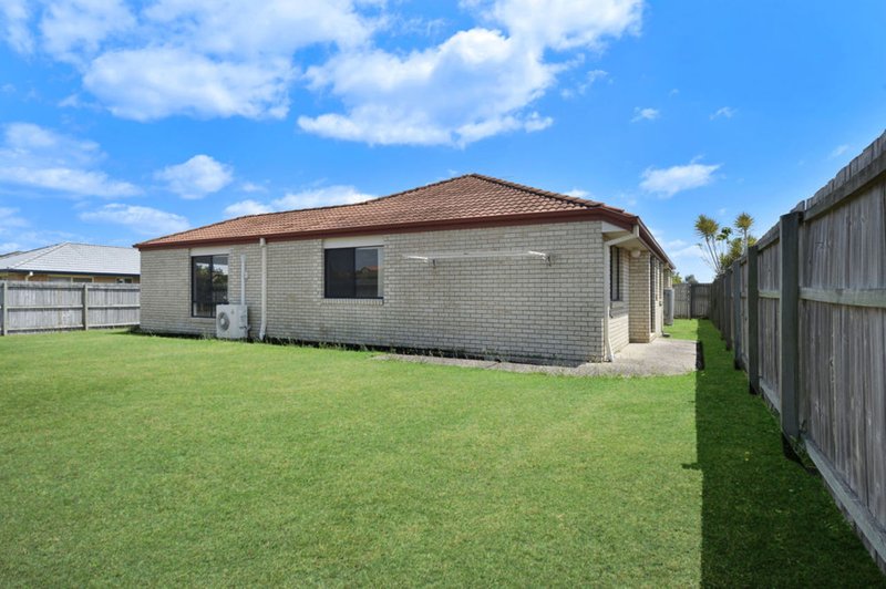 Photo - 20 Whitfield Crescent, North Lakes QLD 4509 - Image 2