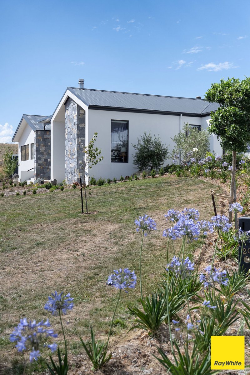 Photo - 20 Whitton Rise, Bungendore NSW 2621 - Image 2