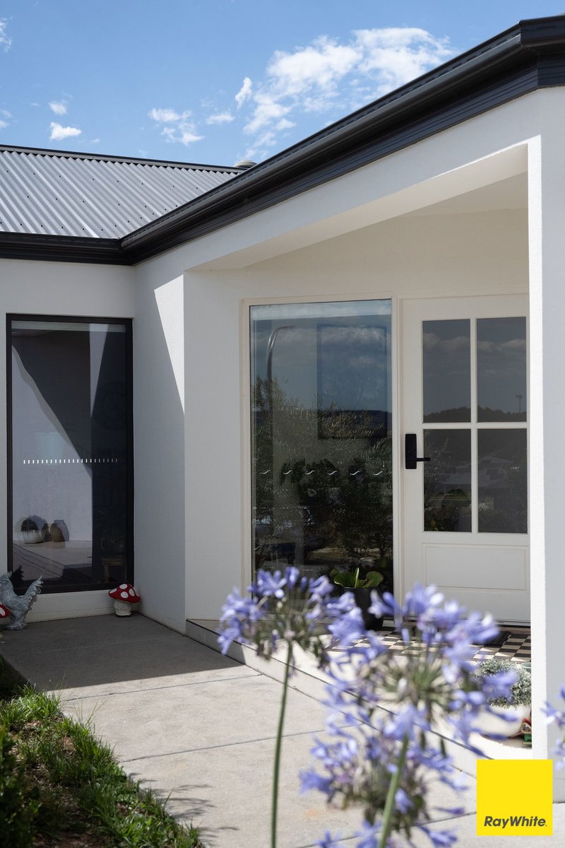 Photo - 20 Whitton Rise, Bungendore NSW 2621 - Image 3