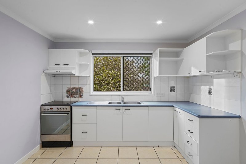 Photo - 20 Willand Drive, Beenleigh QLD 4207 - Image 5