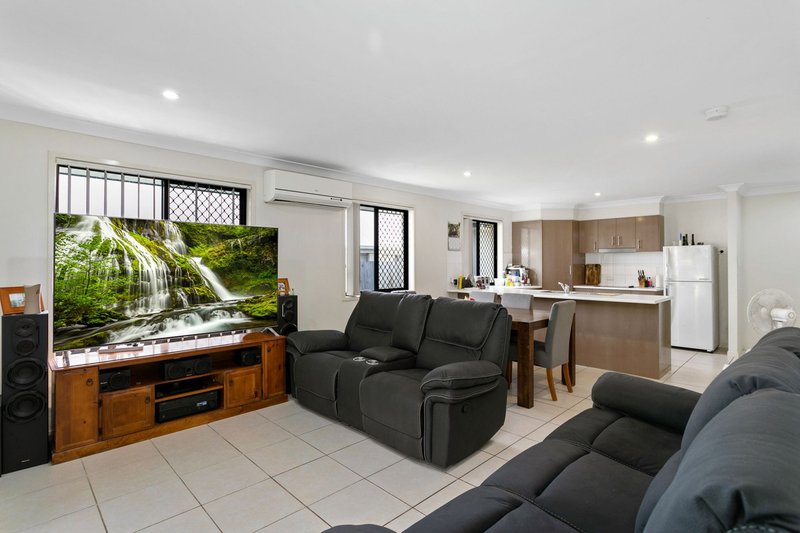 Photo - 20 Williams Crescent, North Lakes QLD 4509 - Image 3