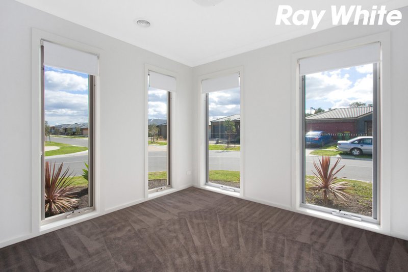 Photo - 20 Willowtree Drive, Pakenham VIC 3810 - Image 2