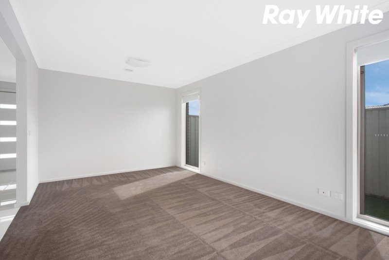 Photo - 20 Willowtree Drive, Pakenham VIC 3810 - Image 3