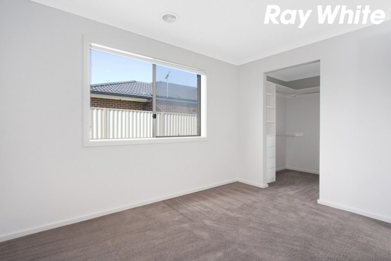 Photo - 20 Willowtree Drive, Pakenham VIC 3810 - Image 9