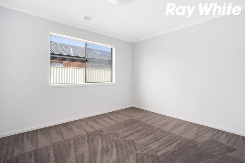 Photo - 20 Willowtree Drive, Pakenham VIC 3810 - Image 10