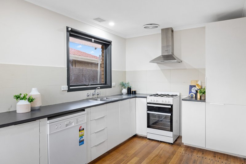 Photo - 20 Windsor Avenue, Wyndham Vale VIC 3024 - Image 3