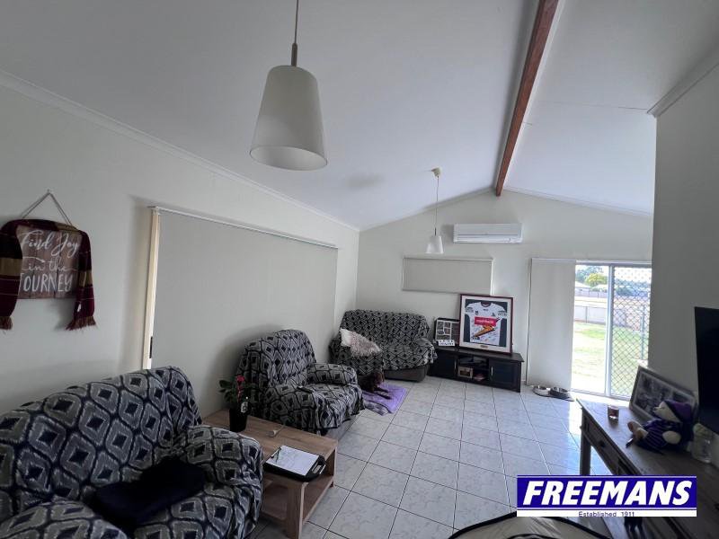 Photo - 20 Windsor Circle, Kingaroy QLD 4610 - Image 5