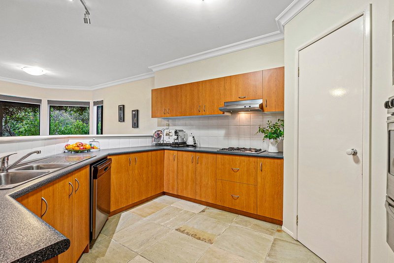 Photo - 20 Windsor Drive, Lysterfield VIC 3156 - Image 10